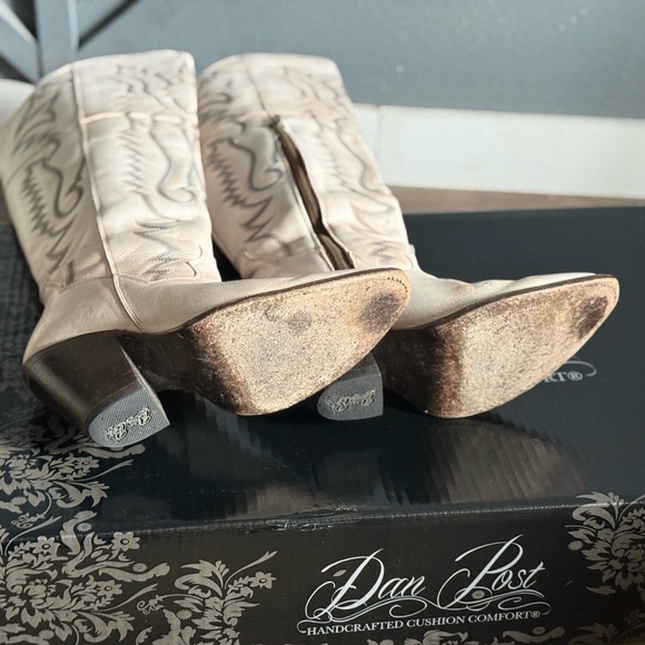 Dan post size 9 boots - Picture 4 of 8